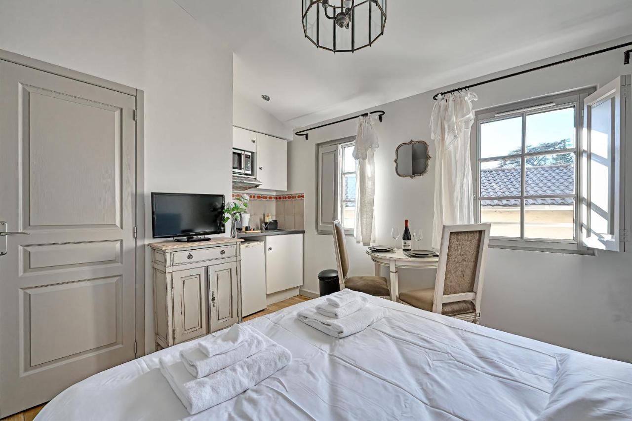 Au Coeur Des Papes, Dans Batisse De Charme Studios & Appartements En Coeur De Ville Авиньон Экстерьер фото