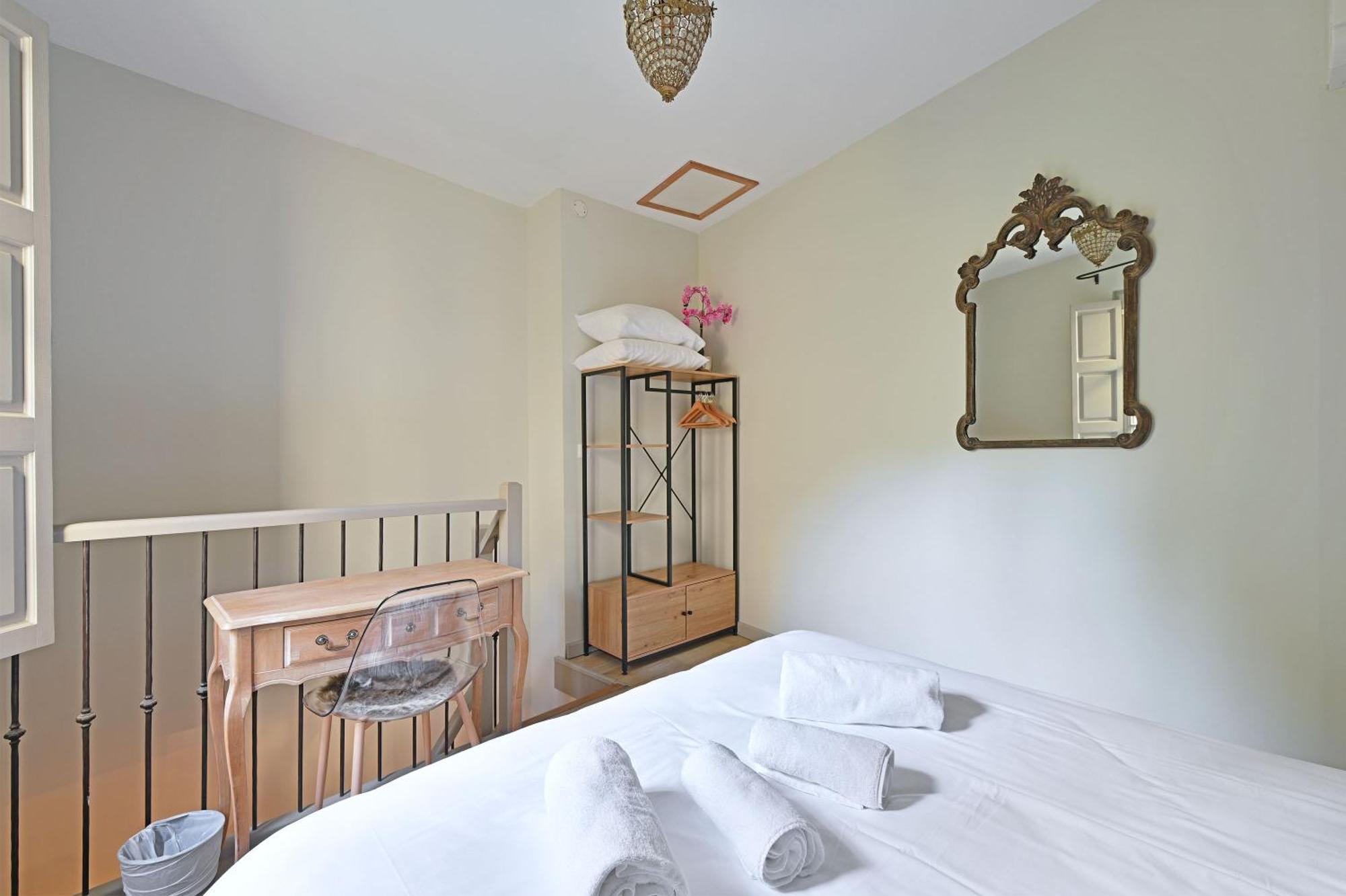 Au Coeur Des Papes, Dans Batisse De Charme Studios & Appartements En Coeur De Ville Авиньон Экстерьер фото
