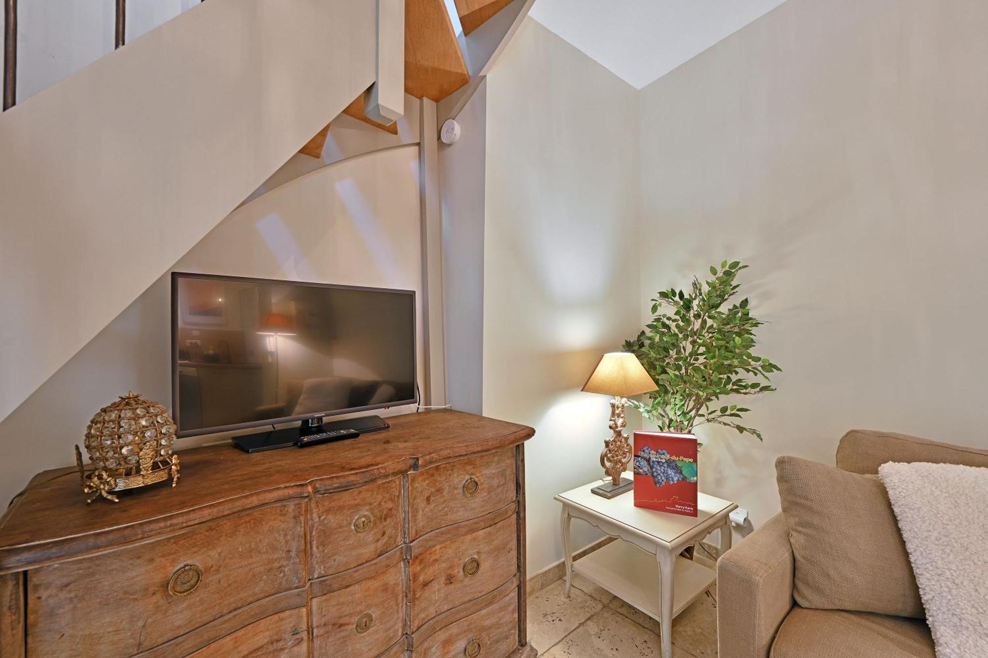 Au Coeur Des Papes, Dans Batisse De Charme Studios & Appartements En Coeur De Ville Авиньон Экстерьер фото